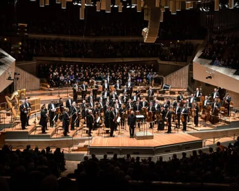 Composer Schoenberg: Violin Concerto, Verklärte Nacht, Die Jakobsleiter Recording Review – A Compelling and Impressive Release